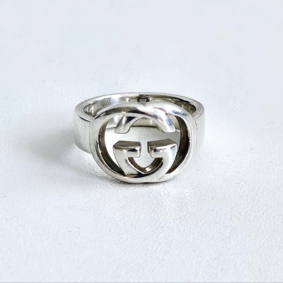 Gucci GG Interlocking Sterling Silver Ring - Picture 2 of 4